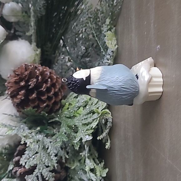 Hallmark Keepsake Ornament 2012 Happy Feet 2 Erik Finds His Groove Penguin - Picture 7 of 7